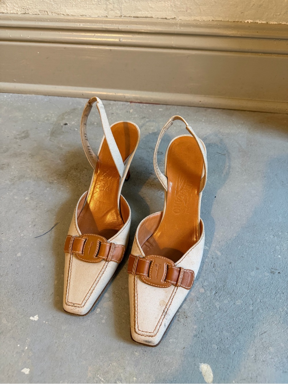 Salvatore Ferragamo Beige Canvas Slingback Pumps with Tan Trim - Picture 2 of 7